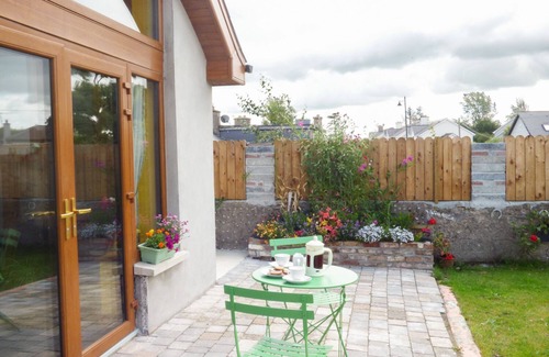 Lismore Cottage | 80 NEW STREET, pet friendly in Lismore, County Waterford