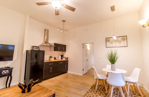 Kutzky Park Apartment | 8074-3 Blocks from Mayo-Charming 1bed+1bath Condo w/private Entrance