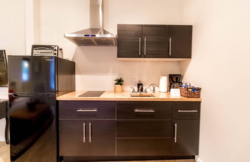 Kutzky Park Apartment | 8074-3 Blocks from Mayo-Charming 1bed+1bath Condo w/private Entrance