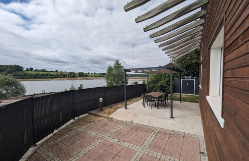 Peigney Cottage | 80m² cottage by the lake, peaceful, pets allowed