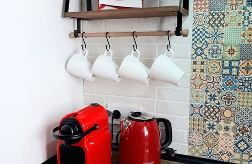 Alhaurin de la Torre Apartment | ☆ 80s Loft Vintage. Free Guest Parking. 15' from Malaga Airport.