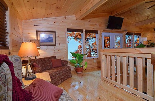 Gatlinburg House | #820 Honeymoon Hideaway