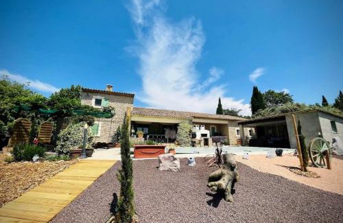 Lagnes Villa | 84A - "Mas d'Elise" magnificent villa with pool in the heart of Luberon