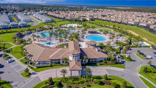 Loughman House | 8821JD LUXURY 6 BED/6 BA (SANITIZED)