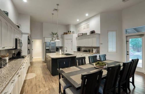 Sunset Ridge House | 8BR home with heated pool, spa, golf simulator