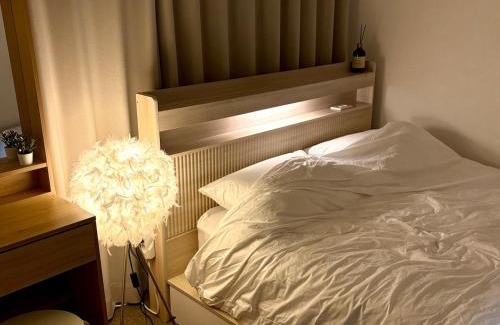 Deungchon-dong Apartment | 9호선 도보5분,1층,퀸침대3,방2,호텔침구,5인추천,아늑함,가양,등촌,염창,공항노선