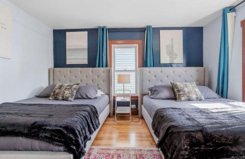 Ducktown House | 9 Bedroom, 14 Beds House Great for Big Groups Near Boardwalk, Tropicana