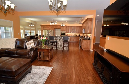 Saratoga Springs House | 9 Bedroom🏡Heated Pool🏊HotTub🛁Firepit🔥BBQ🍗Creek🐠By Ski⛷️Track🏇Town🌇SPAC🎶Lake🏖️Golf⛳️