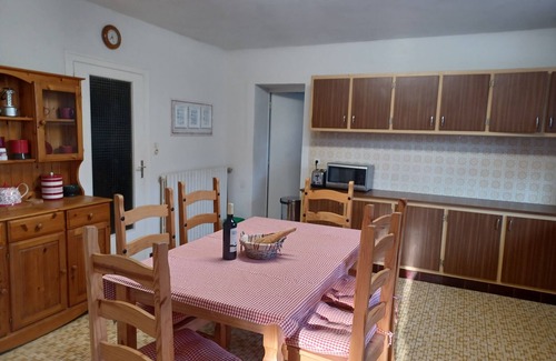 Clussais-la-Pommeraie House | 9 Guests - Pet Friendly in rural West France