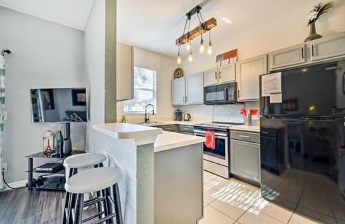 Regal Palms House | 9 Mi to Disney Davenport Townhome with Resort Pool!