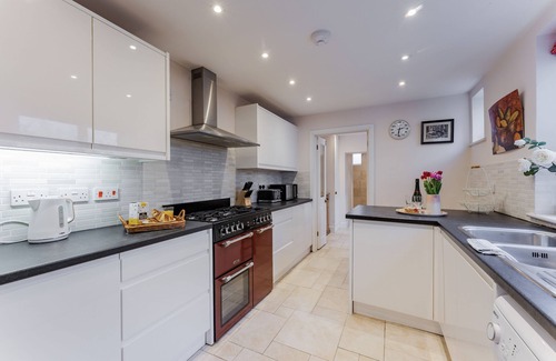 Sheringham Apartment | 9 Morris Street - central house sleeping 6