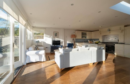 Thorpeness Cottage | 9 Uplands - sleeps 7 guests in 4 bedrooms