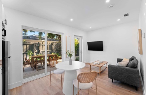 Victoria Park Apartment | 921 Apartment 3 in Fort Lauderdale