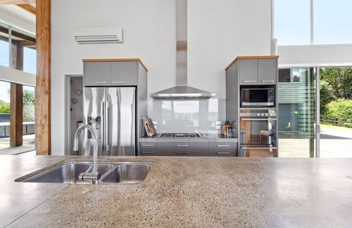 Tawharanui House | 923 Takatu - Tawharanui Peninsular Holiday Home