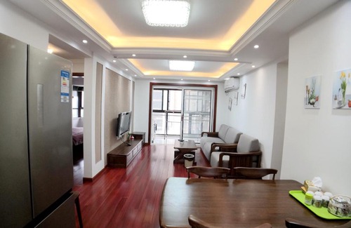 Kunshan Apartment | 98m2高品质景观家庭套亲子房三室二厅 花桥国际博览中心 华东康桥国际学校