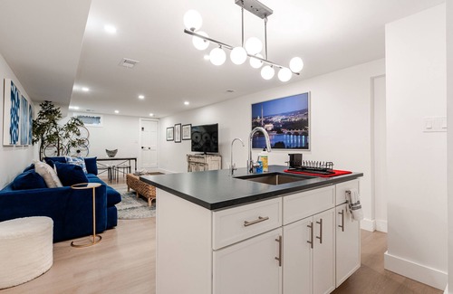 Georgetown House | ☆990ft² ☆Heart of Georgetown☆99 Walk Score☆<1 min→Shops☆Smart TV☆