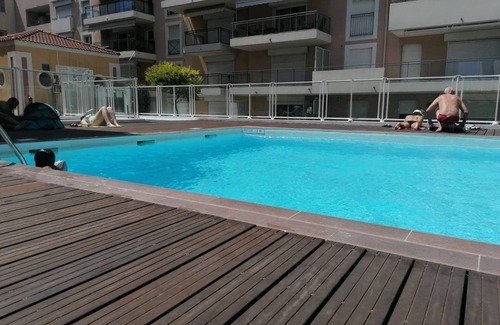 Les Baumettes Apartment | A 2 Minutes de la Plage et de la Prom Avec Terrasse ! Piscine Dans Résidence