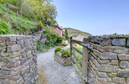 Lynton House | A 3 bed cottage in Exmoor with fantastic sea views