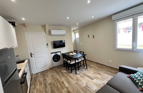 Dives-sur-Mer House | A 5-minute walk from the beach and shops. Ideal for families.