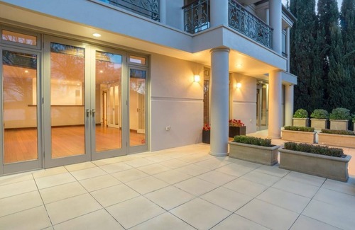 Yarralumla House | A 5-Star Waterfront Home, Yarralumla