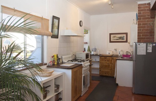 Beaconsfield House | A Beach house with 3 bedrooms close to South beach and Fremantle