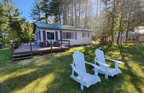 Woodgate Cottage | A beautiful cottage nestled in Adirondacks overlooking the peaceful White Lake