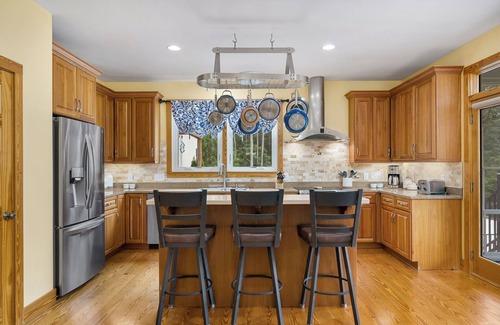 Central House | A beautiful home on 10 sprawling acres