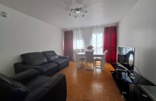 Morsang-sur-Orge Apartment | A break for family, friends or work - Spacious F3 WiFi dedicated office parking