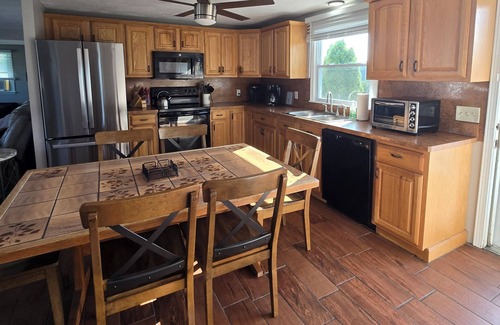 Eastward Look House | A/C 6Bd 2ba sleeps 12 walking distance Scarborough Beach Bonus rec-room w/bar