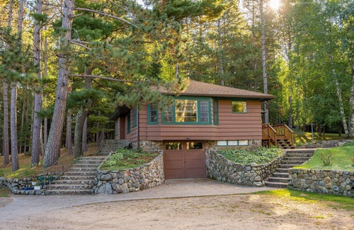 Orr House | A Central Lakehouse for All-Season Adventures