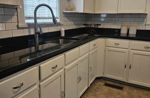 Greeneville Cottage | A Charming Craftsman's Cottage that is 5 minute walk from downtown Greeneville.