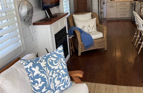 Riviera Cottage | A Charming Dollhouse Cottage by the Bay in Ocean City, NJ