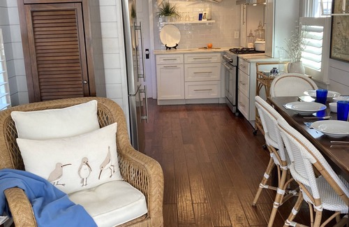 Riviera Cottage | A Charming Dollhouse Cottage by the Bay in Ocean City, NJ