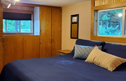 Ludington House | A charming family getaway with relaxing lake views!