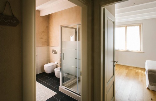 Lonato del Garda Bed & Breakfast | A charming House with spa near Gardalake, Desenzano, Gardaland, Caneva Park