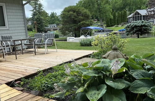 Paw Paw Lake House | A cheerful, bright lake getaway