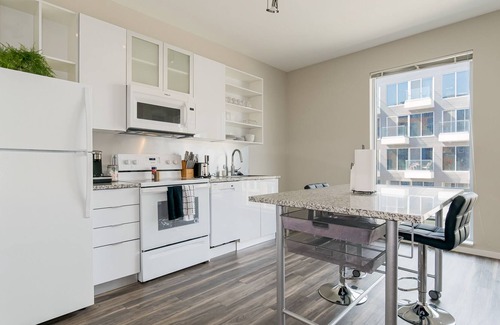Crossroads Arts District Condo | A Chic Oasis Surrounded by Excellent Amenities and Bustling Nightlife 305