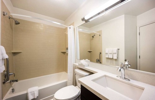 Troy Resort | A Convenient Suite for Your Detroit and Troy Adventures! Kitchen Available!