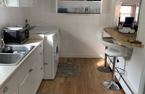 Hancocks Bridge Cottage | A cottage on the shore of the Delaware River