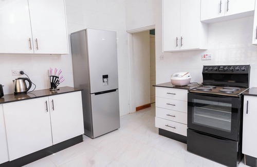 Lilongwe House | A cozy 3-bedroom apartment with WiFi, hot water and DSTV in Lilongwe