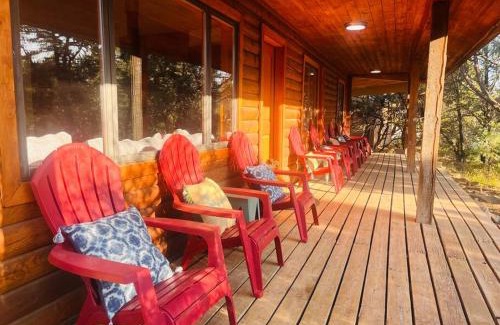 Zuzax House | A Cozy Cabin Escape in Tijeras-Hot Tub-Game room-Pet Friendly!