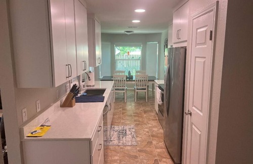 Bratton Park House | A Cozy Home Away from Home