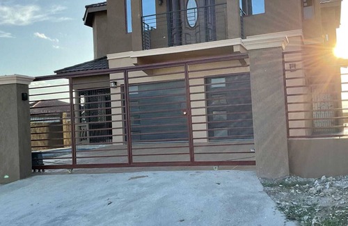 Santa Cruz House | A Cut Above The Rest