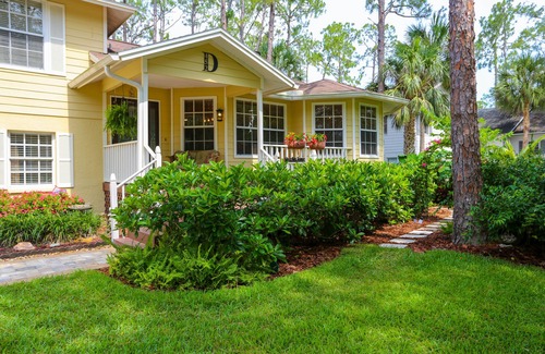 Palm River Estates House | A FABULOUS SERENE PRIVATE SANCTUARY HOME IN NORTH NAPLES