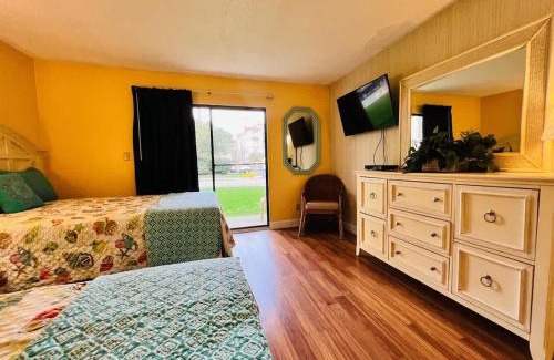 Myrtle Beach House | *A FAMILY RETREAT*Pool*Steps to the Beach*Approved Dogs*D18-9