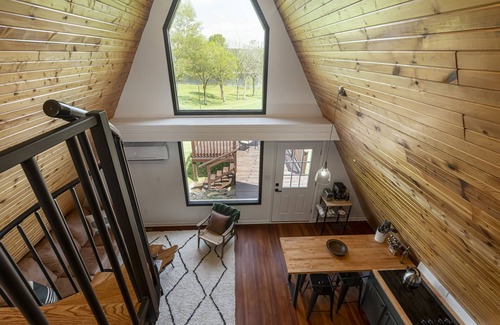 Makanda Cabin | A-Frame Cabin: Hot Tub, Near Hiking, Wine Trail