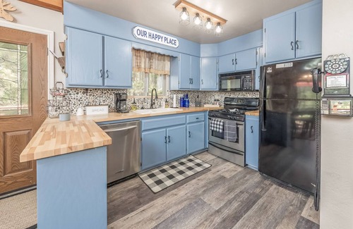 Arnold Cabin | A-Frame of Mind - Beautiful Tri-Level 4 Bedroom 3 Bath in Arnold w/Gameroom