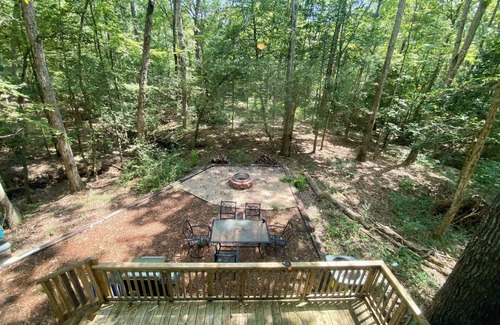 Woden Cabin | A-Frame retreat: 1 mile from Sam Rayburn Reservour
