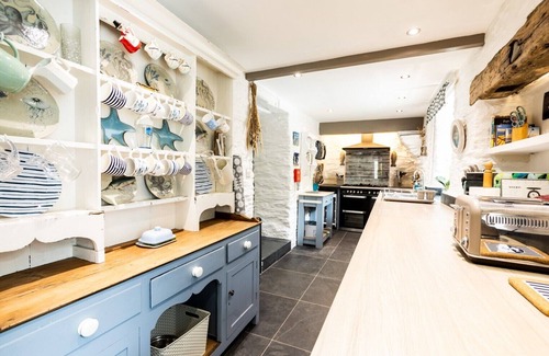 Dinas Cross Cottage | A gorgeous property right on the beach - perfect for families