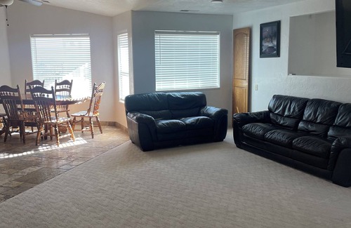 Leeds Other | A Great Place to Relax, or Base Camp for Adventure. Breakfast included